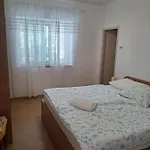 Seaview 3708 شقة Kampor